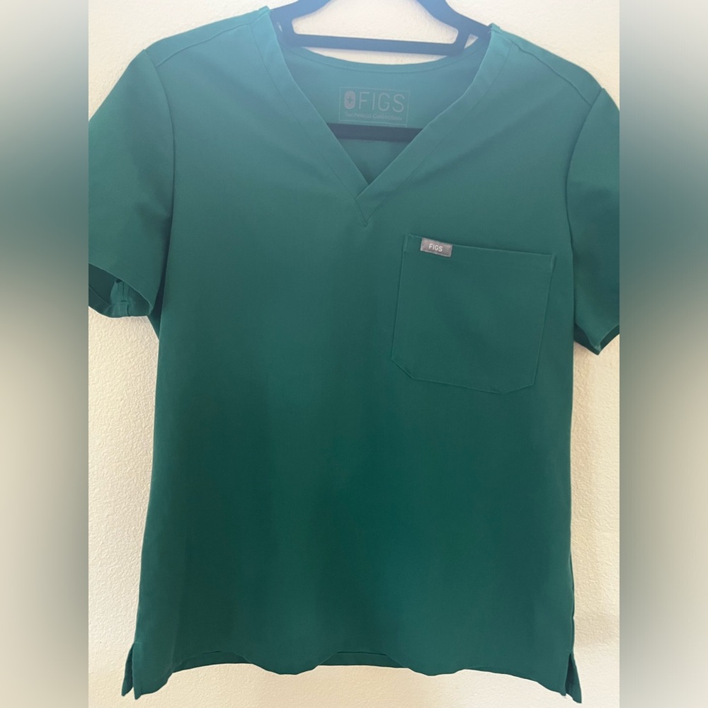 Small hunter green figs top